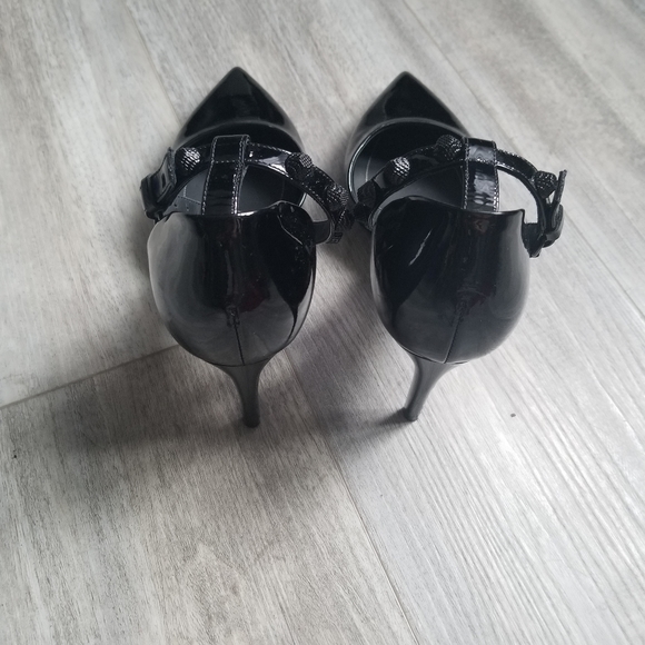 **SOLD elsewhere** black Balenciaga patent pumps - Picture 5 of 9
